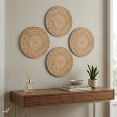 Lune Ensablée - Set de table rond en rotin tressé main – vue d'usage – Produit artisanal fait à la main · Kuênia