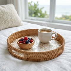 Opalia - Round tray in handmade rattan and mother-of-pearl – lifestyle view – Handcrafted product, handmade · Kuênia