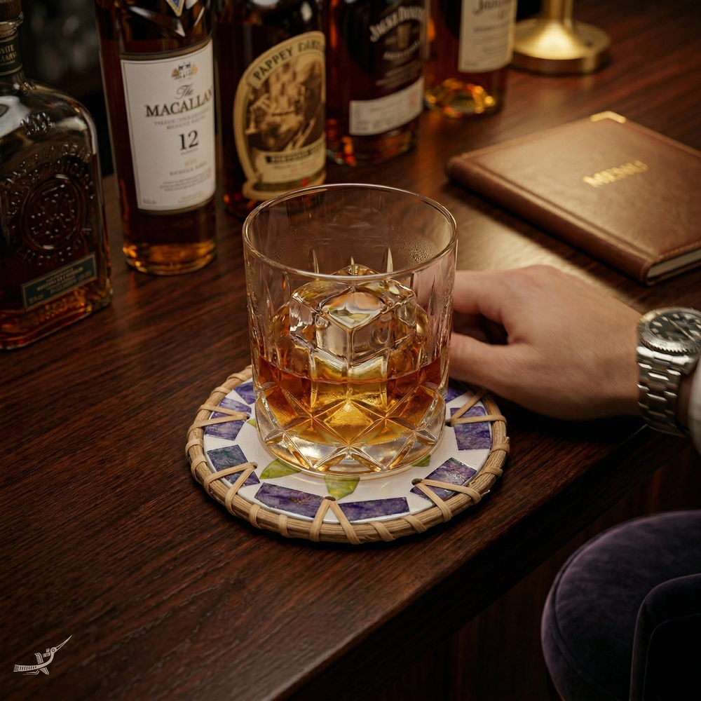Étoile de Pervenche – Boxed set of 6 coasters in rattan and mother-of-pearl, with lid, purple and green floral pattern – lifestyle view – Handcrafted product, handmade · Kuênia
