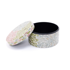Le Jardin Secret - Round decorative box in mother-of-pearl, pastel floral pattern – Handcrafted product, handmade · Kuênia