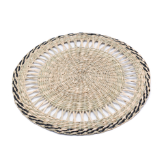 Couronne Alizée - Round placemat in seagrass with black trim – view 2 – Handcrafted product, handmade · Kuênia