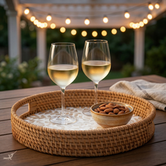 Opalia - Round tray in handmade rattan and mother-of-pearl – detail view – Handcrafted product, handmade · Kuênia