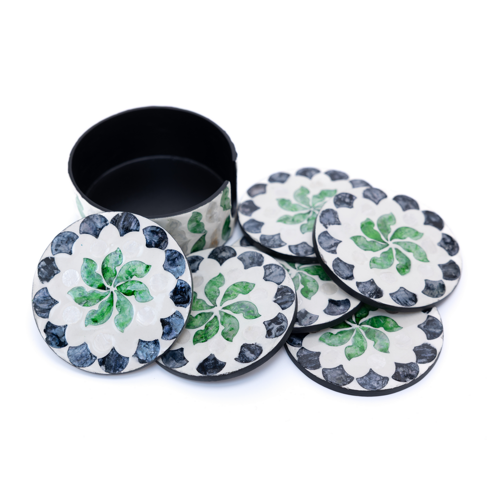 Éclosion de Jade - Boxed set of 6 coasters all mother-of-pearl, green and black botanical pattern – view 4 – Handcrafted product, handmade · Kuênia