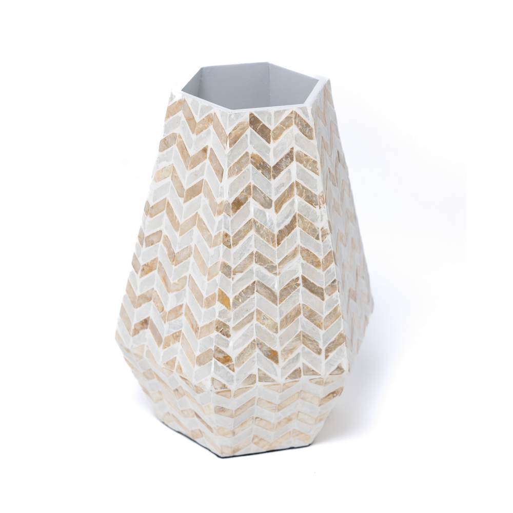 Prisma Largo - Wide prismatic vase in mother-of-pearl marquetry, golden chevron pattern – view 2 – Handcrafted product, handmade · Kuênia